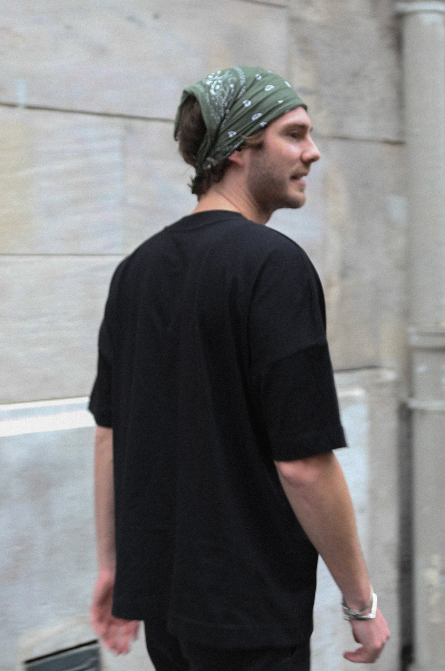 MOUNE OVERSIZED BLACK UNISEX T-SHIRT